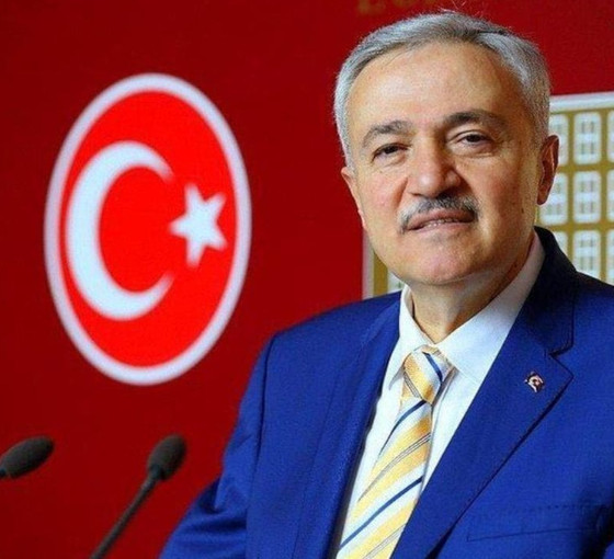 'Komünistlerde namus yoktur' diyen AKP'li vekil, 'Sensiz namussuz' diyenden şikayetçi oldu