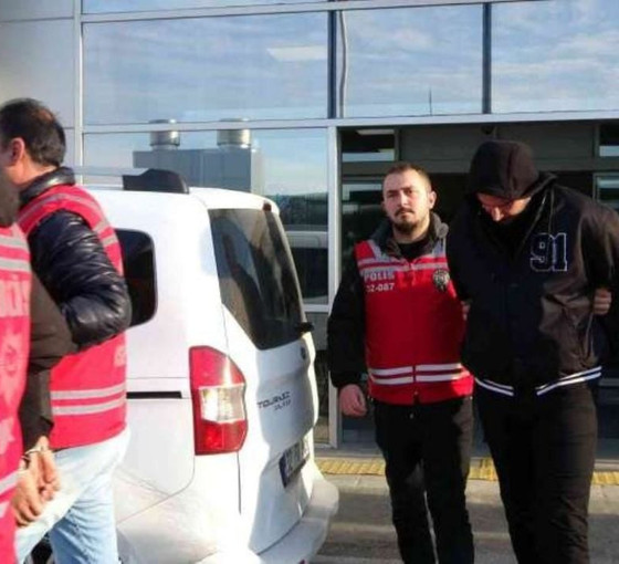 Eğlence mekanında dövülen genç evinde ölü bulundu