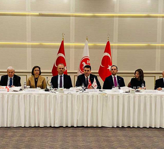 Gültekin Uysal: Başörtüsü için Altılı Masa yeni anayasa taslağı hazırlayacak