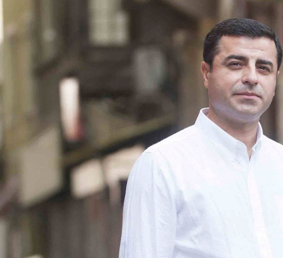 Demirtaş'tan uyarı: Seçim sosyal medyada kazanılmaz ama kaybedilir