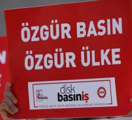 'İletişim Başkanlığı kimin gazeteci olduğuna karar vermek istiyor'