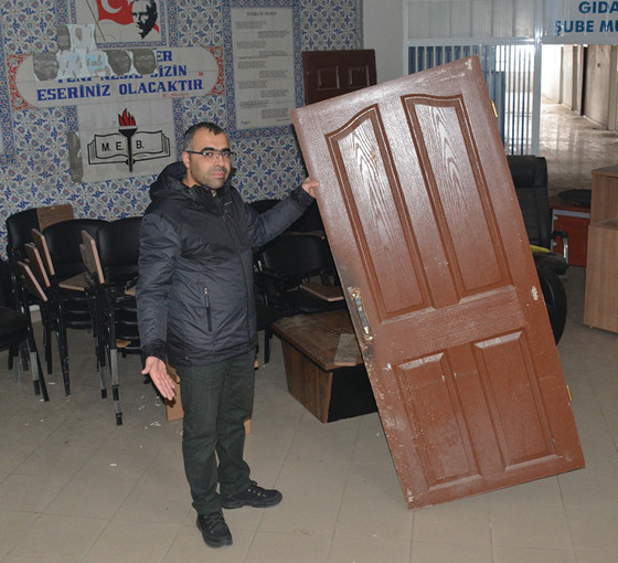 Gazeteciler Cemiyeti'nin çalınan bazı eşyaları ve kayıp kapısı bulundu
