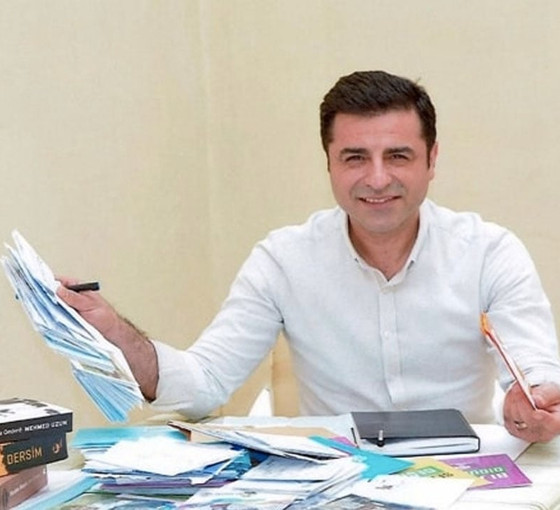 Demirtaş’tan Altılı Masa’ya: Küçük tarikatın partisiyle bile görüştüler, iş HDP'ye gelince üç maymunu oynuyorlar