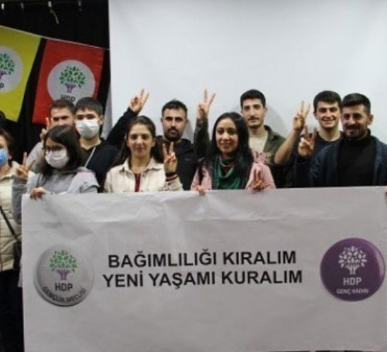 HDP Gençlik Meclisi üyelerinin yargılandığı dava ertelendi