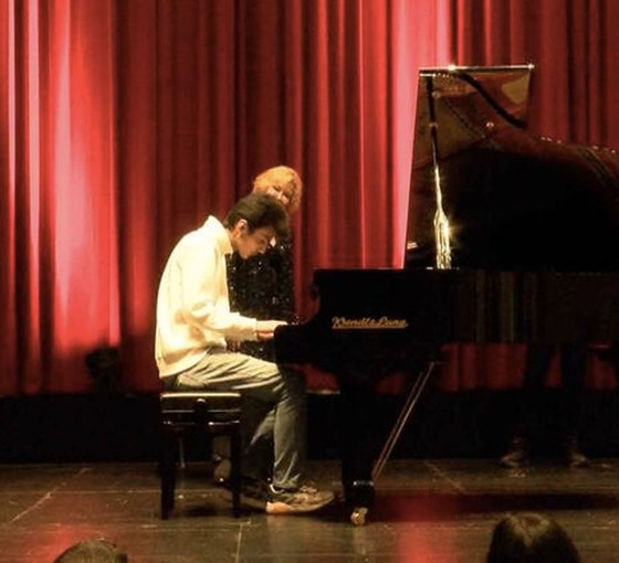 Kurye piyanist sahnede: Gülsin Onay’ın konserinde çaldı