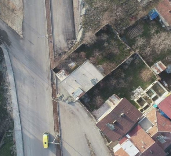Elazığ'da uzlaşma sağlanamayınca 600 metrekarelik ev yol ortasında kaldı