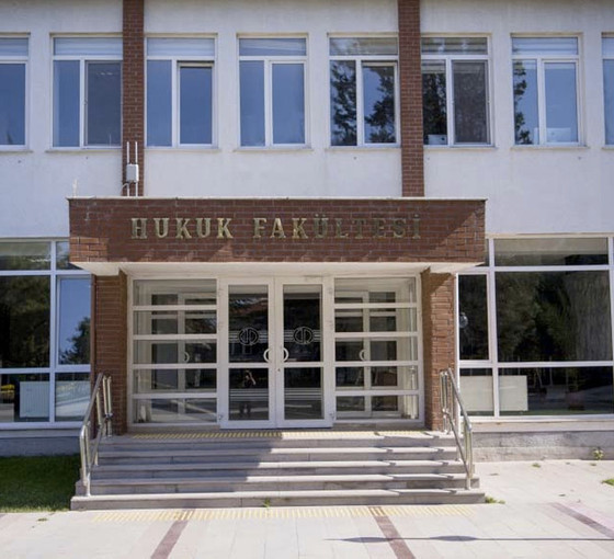 İddia: HDP kapatma davasını işaret ederek soru soran akademisyen görevden uzaklaştırıldı