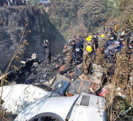 Nepal'de 72 kişiyi taşıyan yolcu uçağı düştü