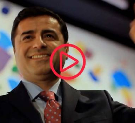 Demirtaş 'Emekçiyiz'i hazırlayan müzisyen ve solistlere teşekkür etti