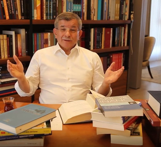 Davutoğlu akşamı işaret etti: 'Bekle Erdoğan, bekle! Hak ettiğin cevabı bu akşam alacaksın'