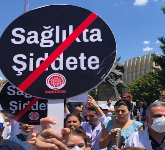 Doktoru silahla tehdit eden muhtara tutuklama