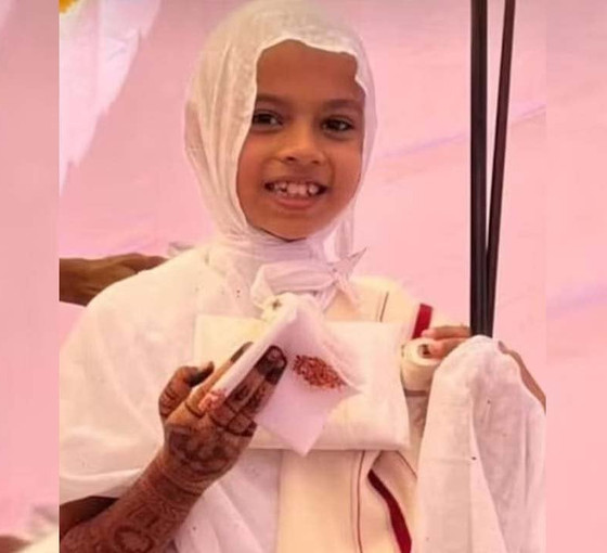 Hindistan'da 'elmas varisi' çocuk milyonlarca dolarlık mirası reddederek 'rahibe oldu'