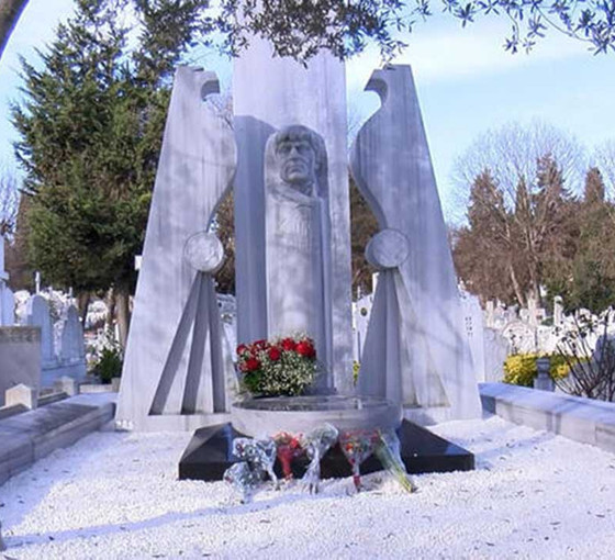 Hrant Dink mezarı başında anıldı
