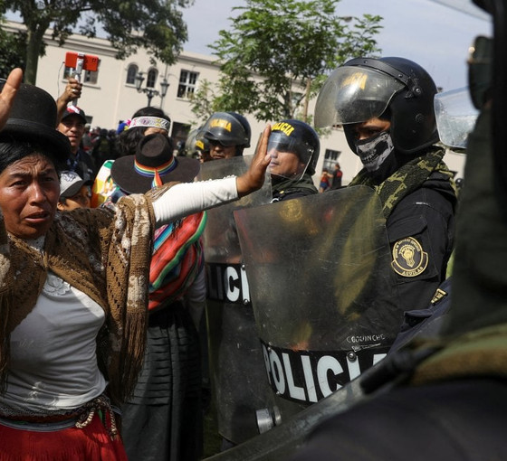 Peru'da binlerce eylemci 'başkenti almak' için yürüdü