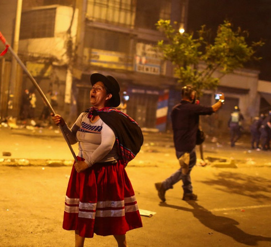 Peru'da eylemler sürüyor: Polisle çatışmada 50'den fazla kişi yaralandı
