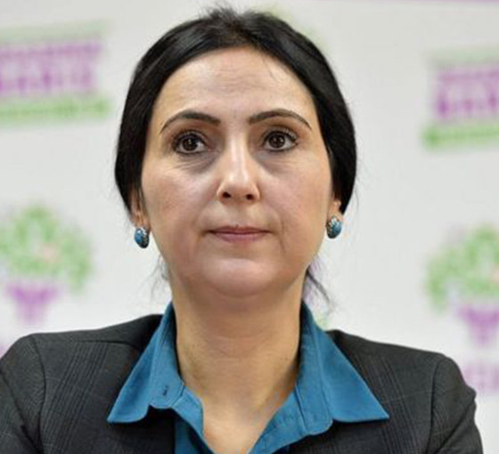 Bu kez de Figen Yüksekdağ'a 'annesinin kaza geçirdiği' söylendiği ortaya çıktı