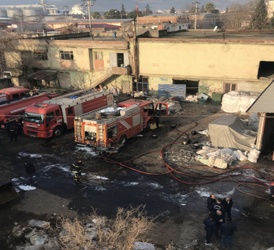 Maraş'ta fabrika yangını: 150 ton pamuk kullanılamaz hale geldi