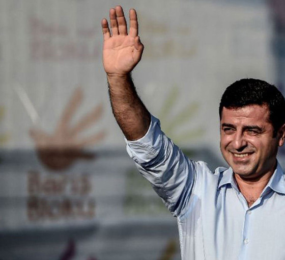 Demirtaş'tan üç dilde Newroz kutlaması: Özgürlük, barış ve huzur umuduyla…