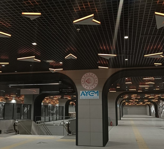 İYİ Partili Sarı: Havalimanı metrosu o kadar entegre ki, nefesim kesildi!