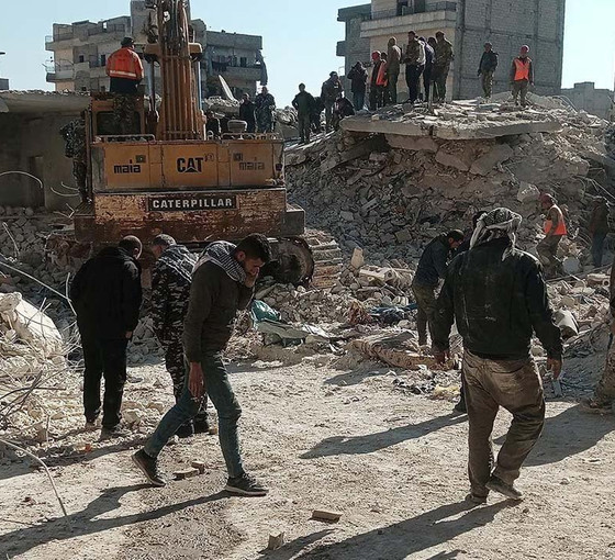Halep'in Kürt mahallesi Şeyh Maksud'da çöken binada ölü sayısı 19'a yükseldi