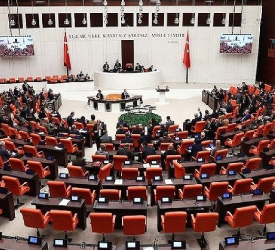 Başörtüsü teklifi, Anayasa Komisyonu'ndan geçti