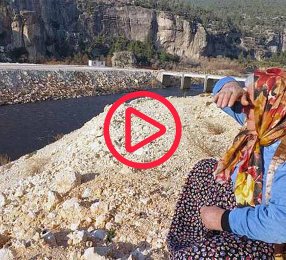 Göksu Nehri'nin suyu yine siyah akmaya başladı