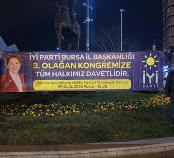 Bursa Büyükşehir Belediyesi, İYİ Parti'nin kongre öncesi astığı afişlerini toplattı