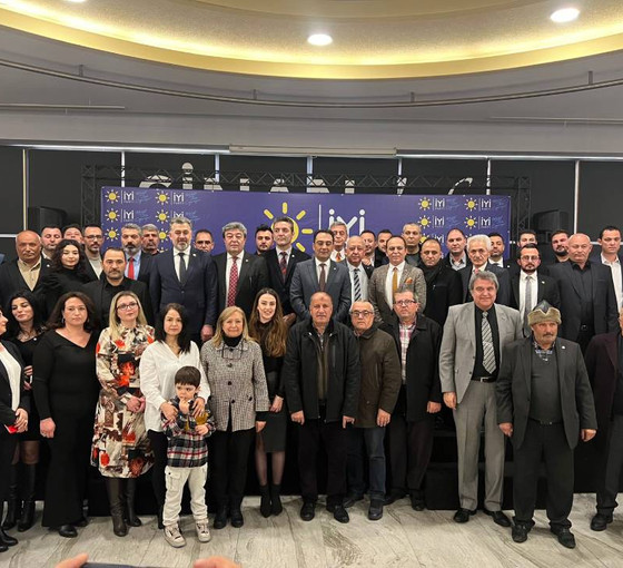 AKP'nin yüksek oy aldığı Kayseri'de 600 kişi İYİ Parti'ye katıldı
