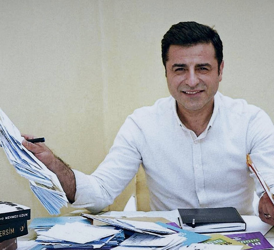 Demirtaş: Erdoğan seçimle işbaşına gelmiş bir devlet memuru, patron da devlet de sizsiniz