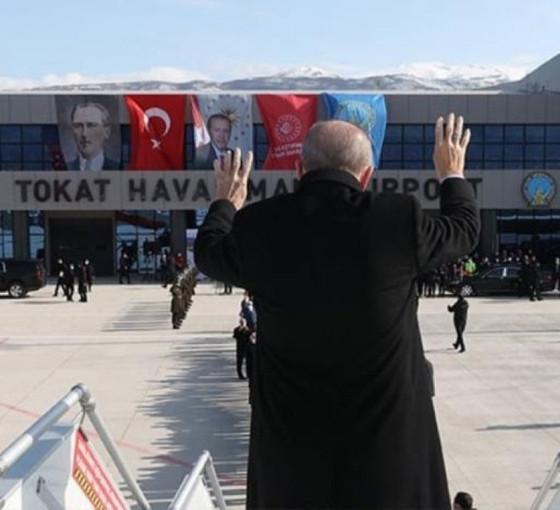 Ulaştırma Bakanı 'muhteşem eser' demişti: İki kez çatısı uçtu