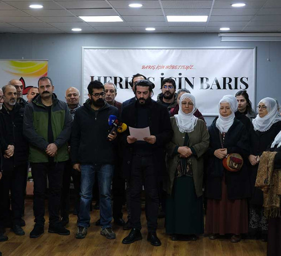 İHD: Kürt kimliği ve diline yönelik yasaklayıcı uygulamalar kaldırılmalı