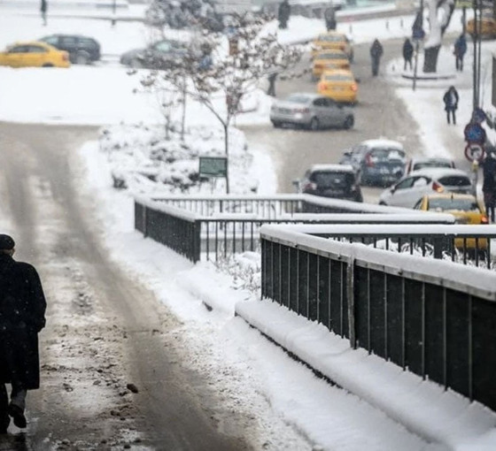 Ankara'da kar, tipi ve soğuk hava etkili oluyor