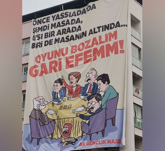 AKP'nin afişine CHP'den suç duyurusu: 'Gider ayak bu milleti daha ne kadar böleceksiniz'