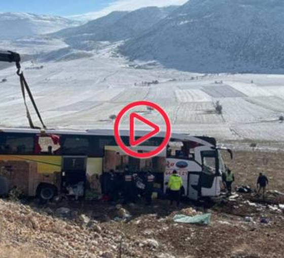 Diyarbakır'dan Bodrum'a giden yolcu otobüsü Afyon'da devrildi: Sekiz ölü, 35 yaralı