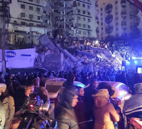 Deprem 8 ilde yıkıma neden oldu