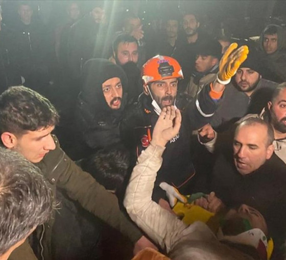 Maraş'tan Balıkesir'e deprem fırtınası