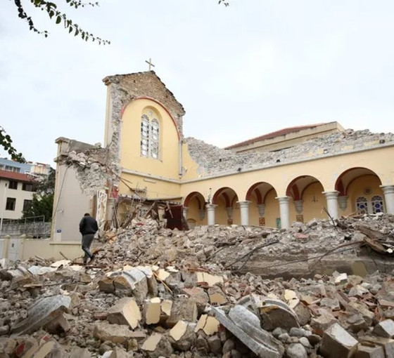Hatay'daki Latin Katolik Kilisesi depremde yıkıldı