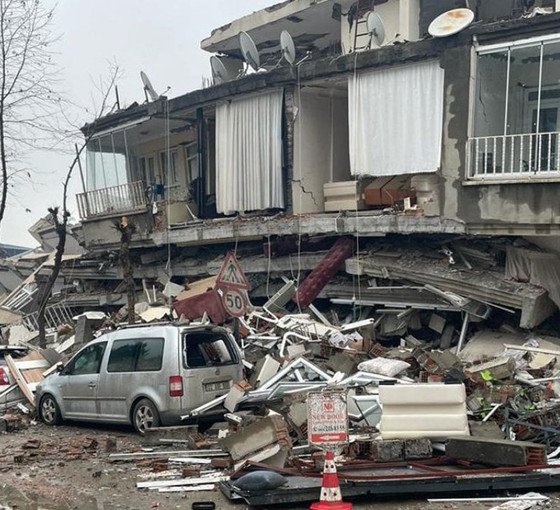 Siyasi liderlerden deprem mesajları