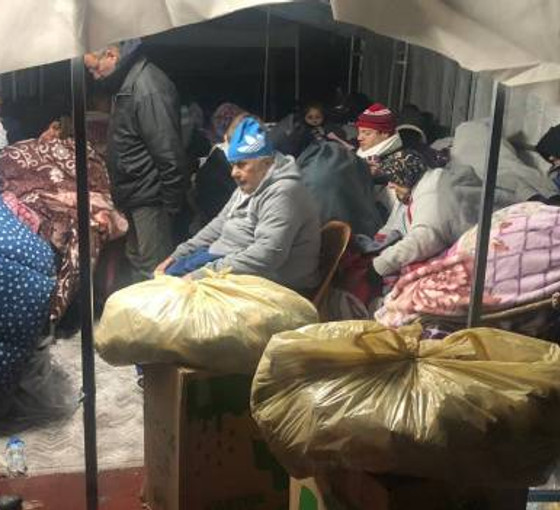 Barış Atay ve Ahmet Şık Hatay'da: Kurtarma çalışması yok, burada resmen hafriyat çalışması var