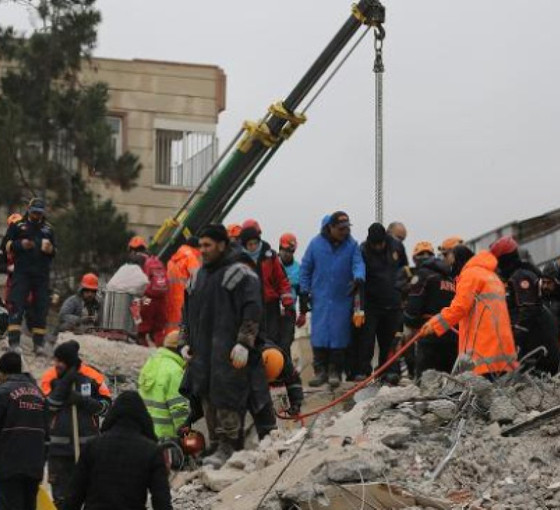 Maraş'ta enkaz altında kalan 40 güreşçiden sekizi kurtarıldı