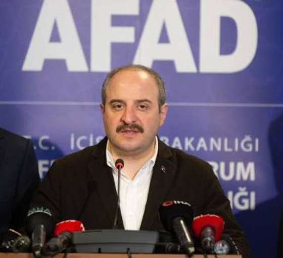 Bakan Varank: Sanayiciler 1 milyon battaniye gönderiyor, Türkiye'nin üreten bir ülke olduğunun göstergesi