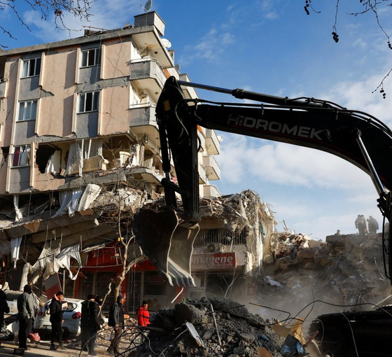 Deprem bölgesindeki çok sayıda yabancı ülke vatandaşından haber alınamıyor