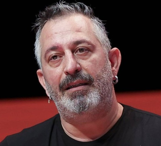 Cem Yılmaz'dan Twitter kısıtlamasına tepki: Hayat kurtarabilecekken, böyle bir zamanda. Pes