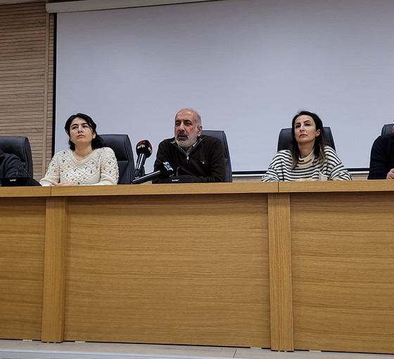 Diyarbakır’da 300’ü aşkın insan hala enkaz altında