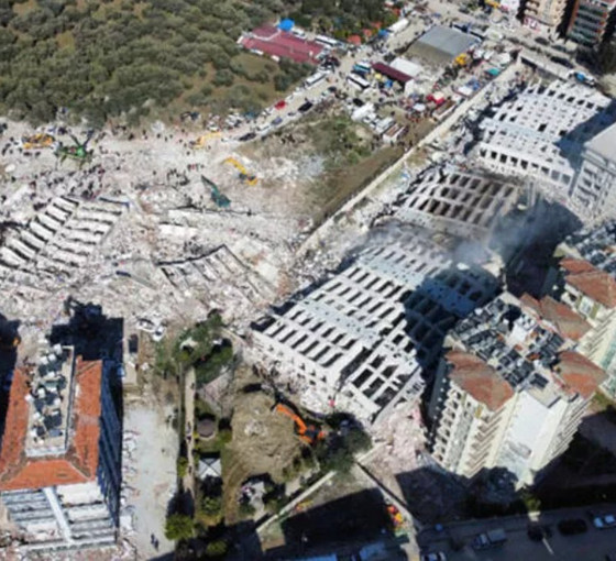 Antakya'da 1000 kişinin yaşadığı Rönesans Rezidans için yardım çağrısı: 'Hâlâ ses geliyor'