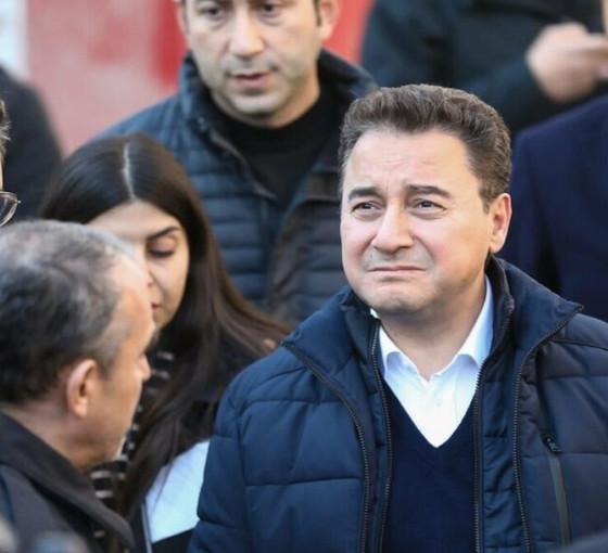 Babacan: Cumhura küfreden Cumhurbaşkanı mı olur?