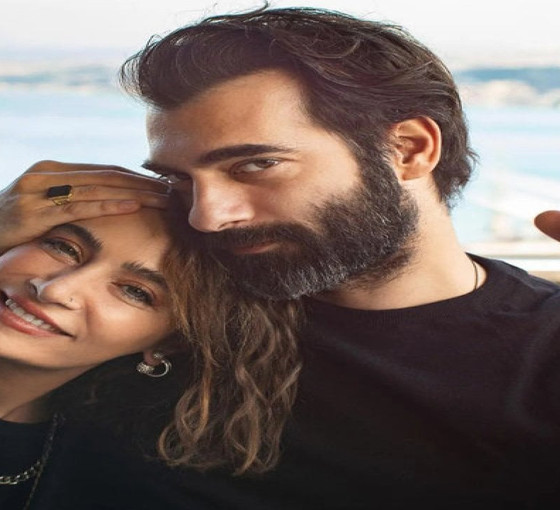 Sıla ve İlker Kaleli depremzede üç çocuğun eğitim masraflarını üstlendi