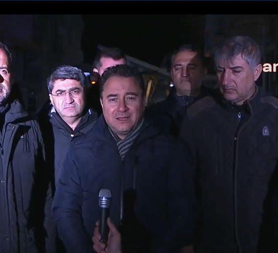 Babacan'dan Erdoğan'a: Deprem bölgesine daha çok çadır göndermek için neyi bekliyorsunuz?