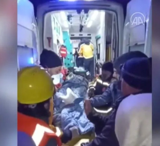 Hatay'da yedi yaşındaki Asya 95 saat sonra kurtarıldı
