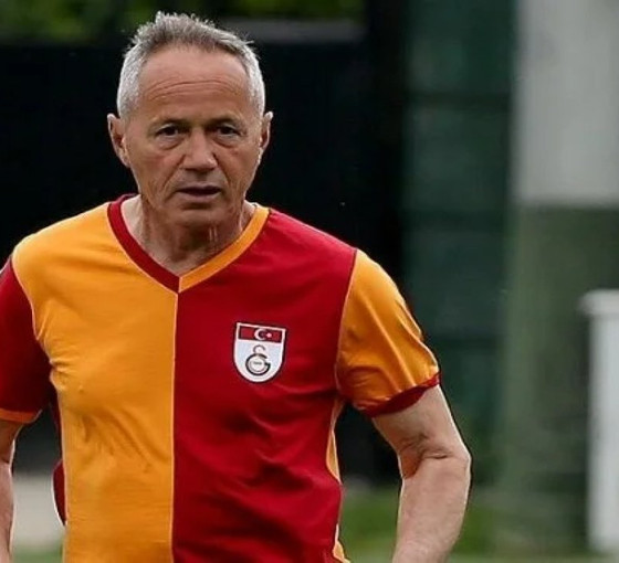Galatasaray'ın eski futbolcusu Prekazi'den depremzedelere destek